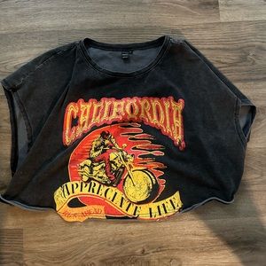 Cropped graphic muscle top